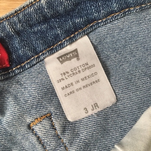 Levi's Jean Short Shorts - Picture 4 of 4